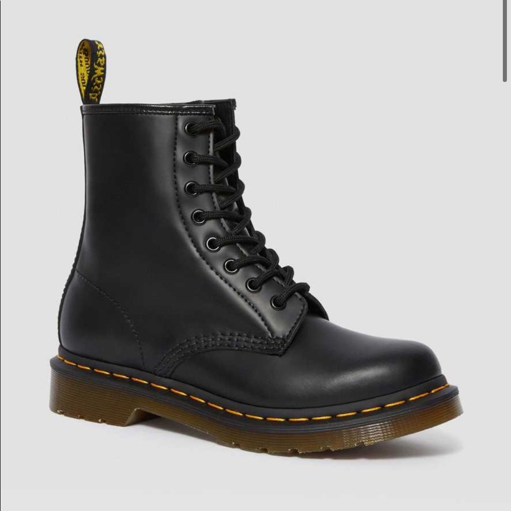 1460 Women’s Black Dr Martens